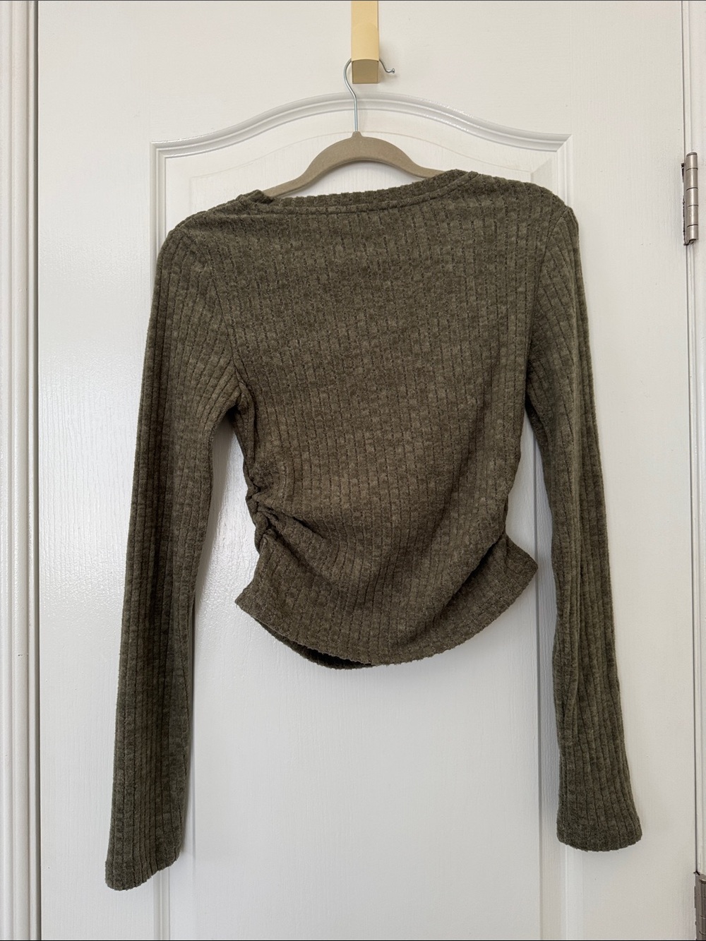Commense Olive Ribbed V-Neck Long Sleeve Top - Picture 2 of 2